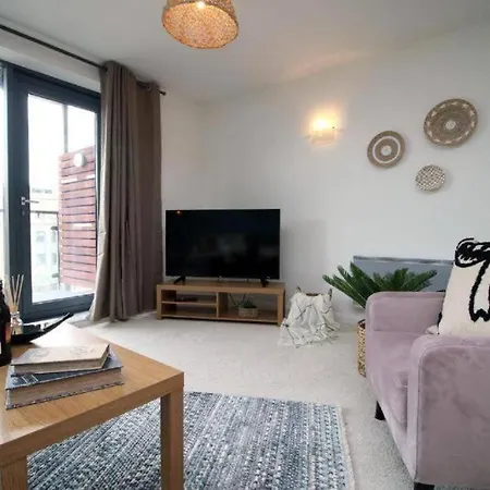 Apartment College Mews By M-groupsa - Free Parking